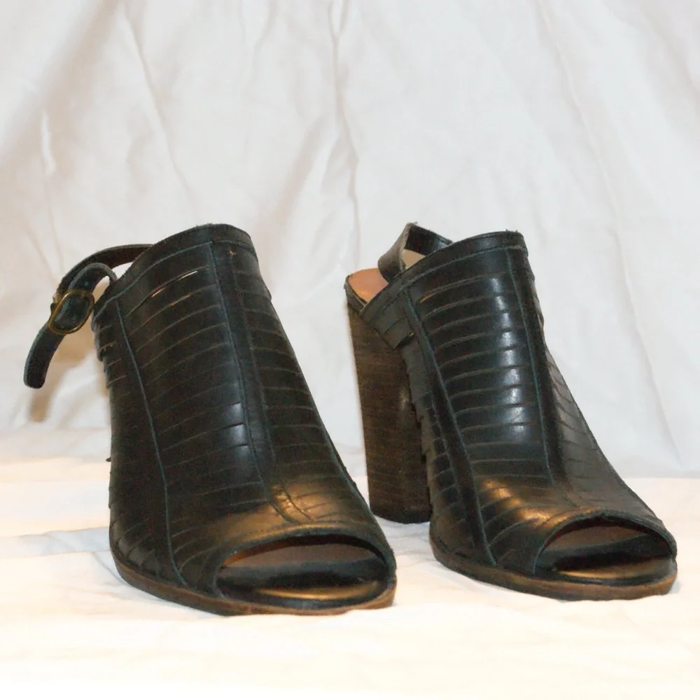 Lucky Brand leather peep toe sling back size 10 or size 40 euro - Picture 2 of 8